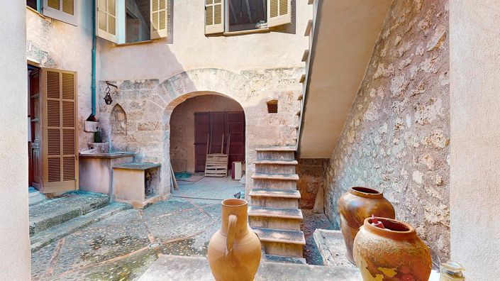 Image No.23-7 Bed House for sale