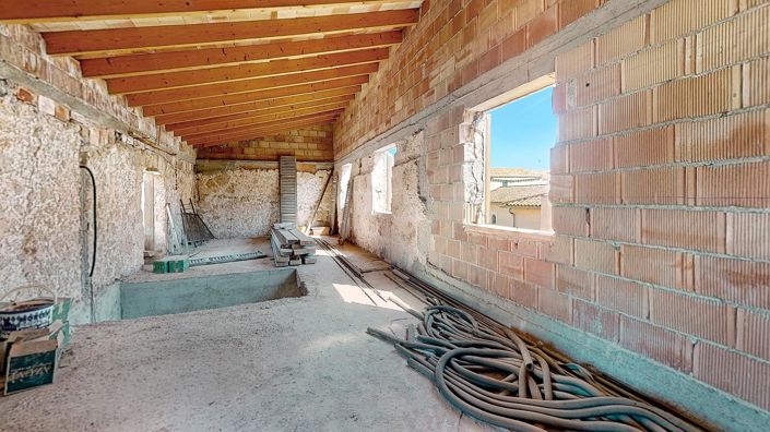 Image No.30-7 Bed House for sale