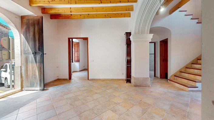 Image No.35-7 Bed House for sale