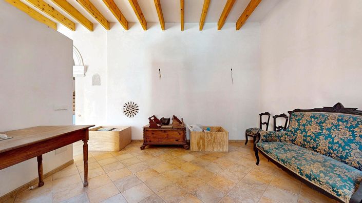 Image No.37-7 Bed House for sale