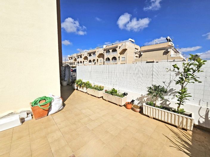 Image No.20-2 Bed Apartment for sale