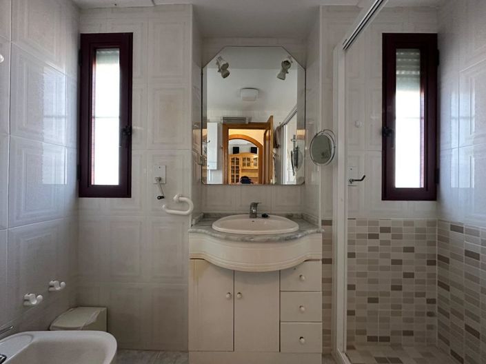 Image No.18-2 Bed Apartment for sale