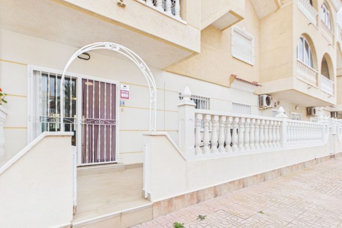 Image No.25-2 Bed Apartment for sale