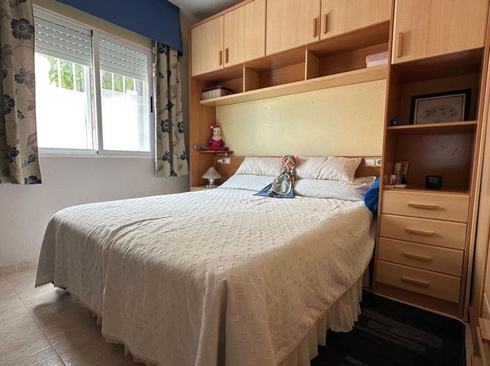 Image No.17-3 Bed House for sale