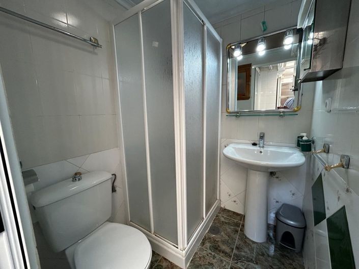 Image No.40-2 Bed Apartment for sale