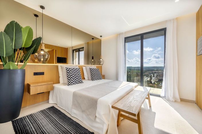 Image No.4-4 Bed Apartment for sale
