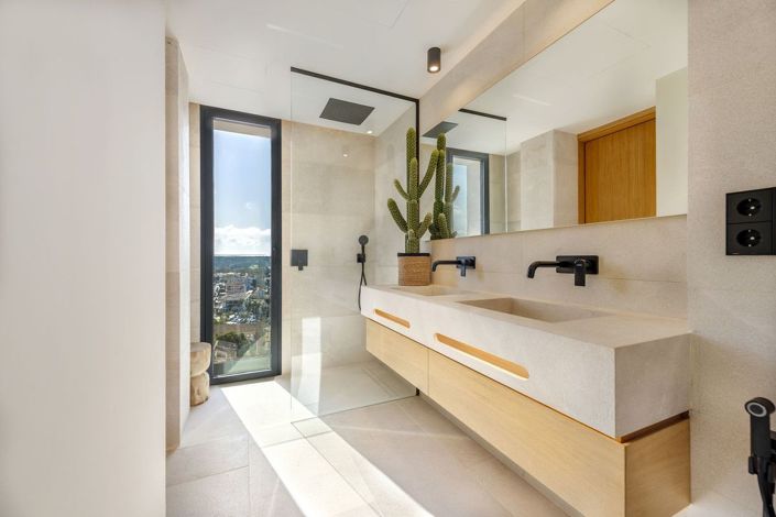 Image No.7-4 Bed Apartment for sale