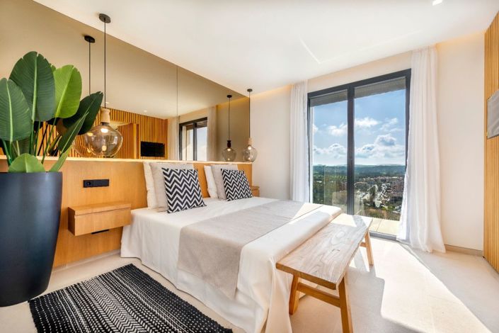 Image No.4-4 Bed Apartment for sale