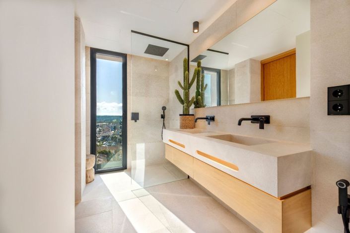 Image No.8-4 Bed Apartment for sale