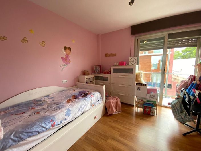 Image No.20-2 Bed Apartment for sale