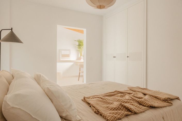 Image No.20-3 Bed Apartment for sale