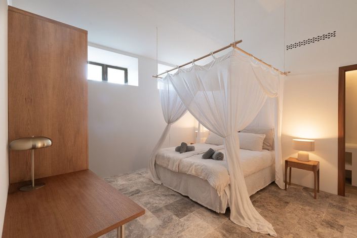 Image No.20-6 Bed House for sale