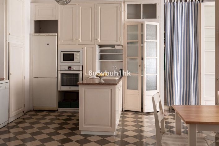 Image No.12-8 Bed House for sale
