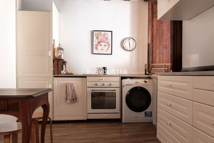 Image No.30-8 Bed House for sale