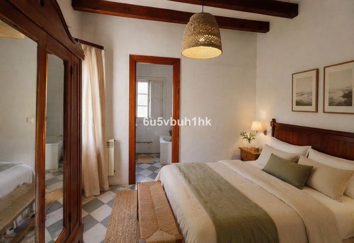 Image No.35-8 Bed House for sale