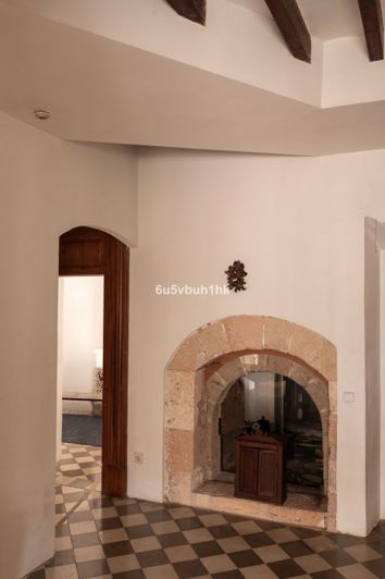 Image No.38-8 Bed House for sale