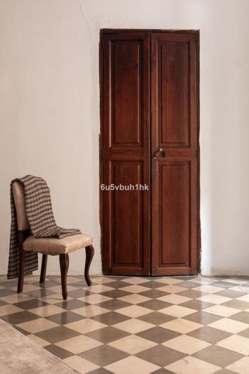 Image No.6-8 Bed House for sale