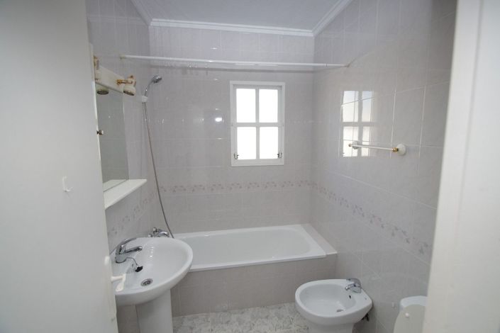 Image No.13-2 Bed Villa for sale