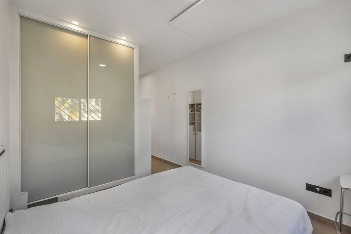 Image No.11-2 Bed Apartment for sale
