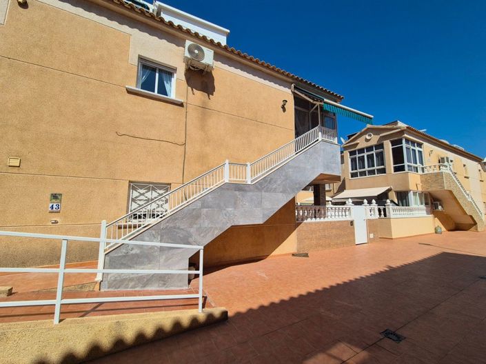 Image No.10-2 Bed Villa for sale