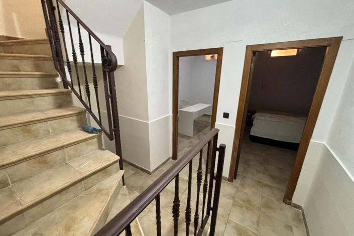 Image No.20-5 Bed Townhouse for sale