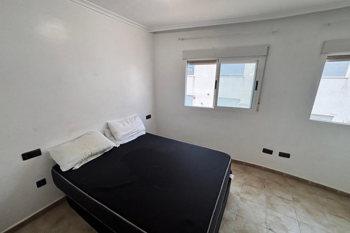 Image No.7-5 Bed Townhouse for sale