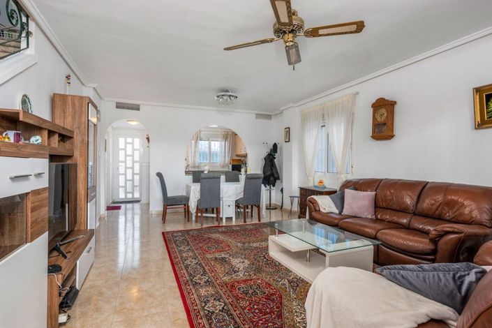 Image No.7-4 Bed House for sale