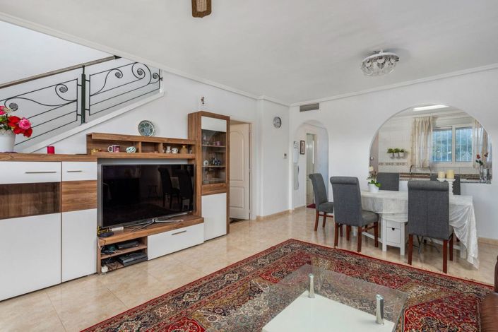 Image No.8-4 Bed House for sale