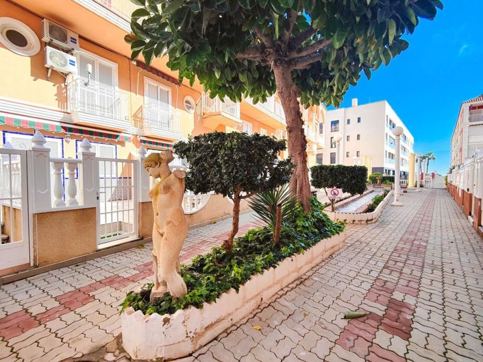 Image No.44-Appartement de 2 chambres à vendre à Torrevieja
