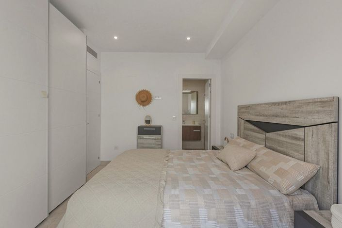 Image No.16-2 Bed Apartment for sale