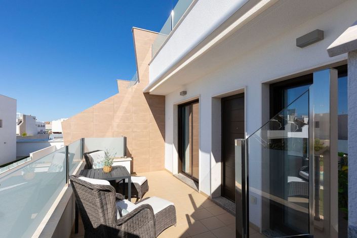 Image No.20-2 Bed Apartment for sale