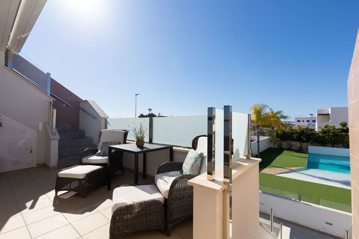Image No.8-2 Bed Apartment for sale