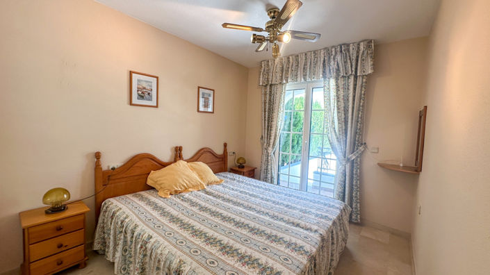 Image No.25-2 Bed Townhouse for sale