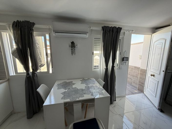 Image No.9-Villa de 2 chambres à vendre à Torrevieja