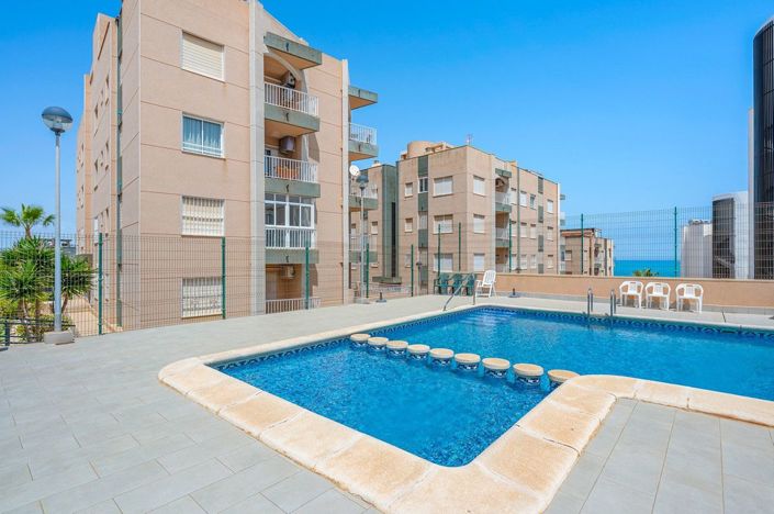 Image No.2-Appartement de 2 chambres à vendre à Torrevieja