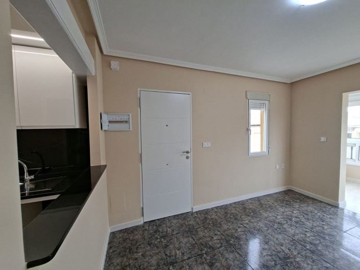 Image No.8-2 Bed Villa for sale