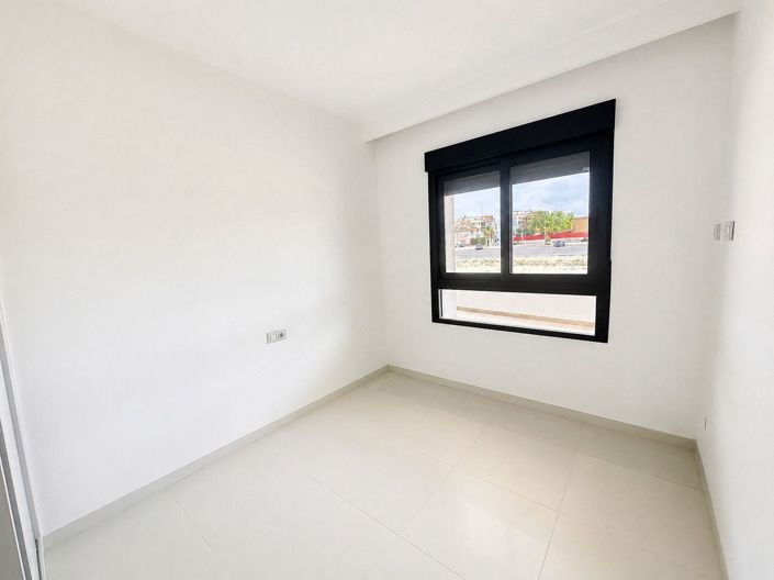 Image No.12-2 Bed Apartment for sale