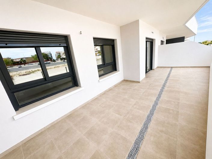 Image No.18-2 Bed Apartment for sale