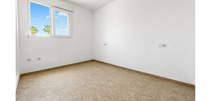 Image No.13-2 Bed House for sale