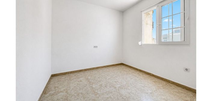 Image No.16-2 Bed House for sale