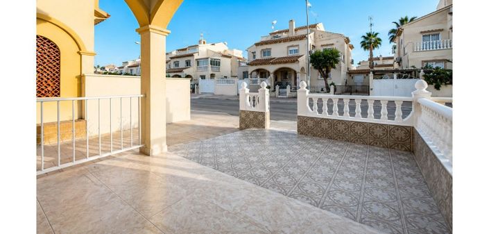 Image No.18-2 Bed House for sale