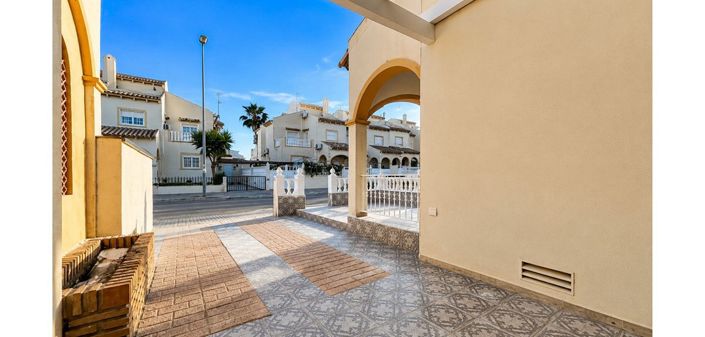 Image No.3-2 Bed House for sale