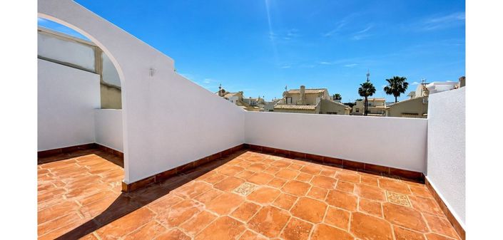 Image No.4-2 Bed House for sale