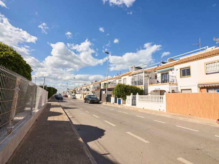 Image No.11-3 Bed Villa for sale