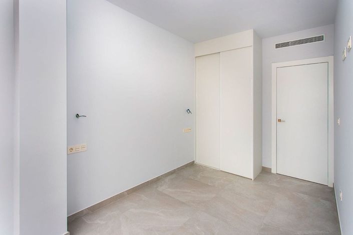 Image No.15-2 Bed Apartment for sale