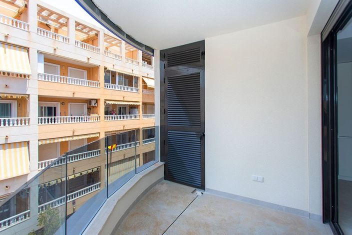 Image No.21-2 Bed Apartment for sale