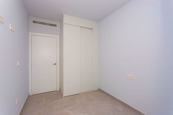 Image No.27-2 Bed Apartment for sale