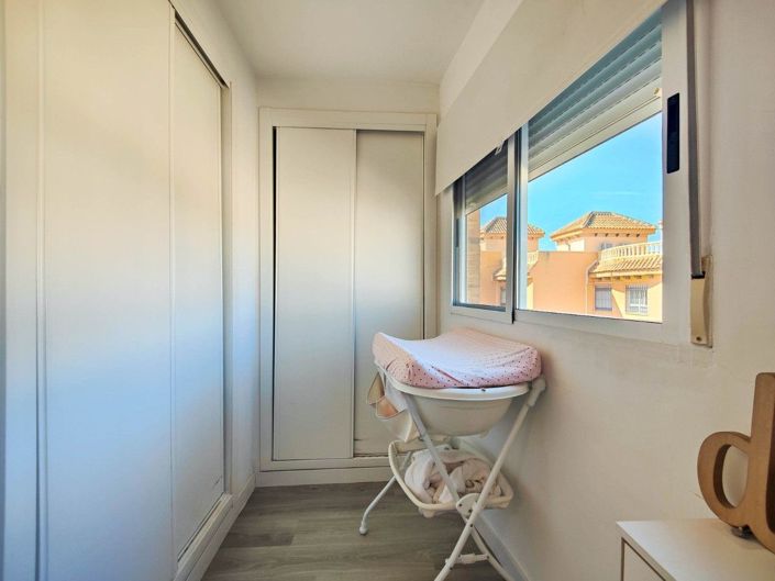 Image No.34-4 Bed House for sale