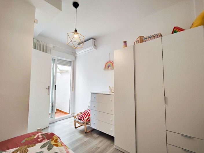 Image No.40-4 Bed House for sale