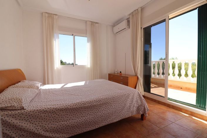 Image No.18-3 Bed Villa for sale